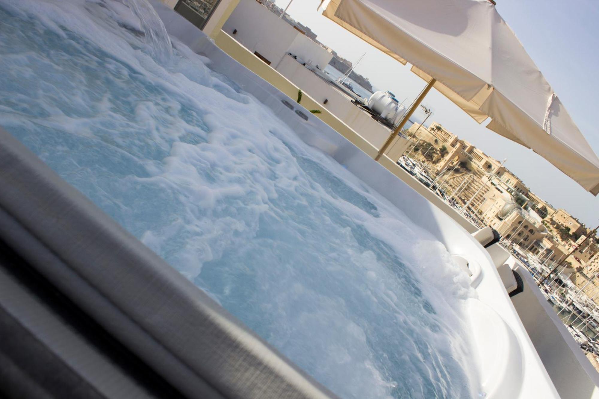 Bebirgu Palazzino Luxury 2 Jacuzzi To Share Leilighet Eksteriør bilde